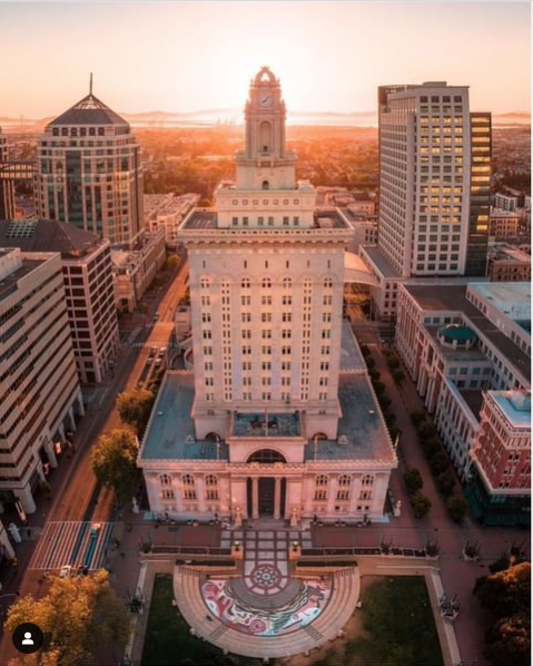 Photo of City Hall by @Streets.Win